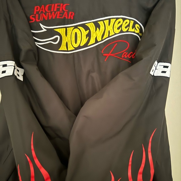 Hot Wheels Racing Jacket - Picture 2 of 6